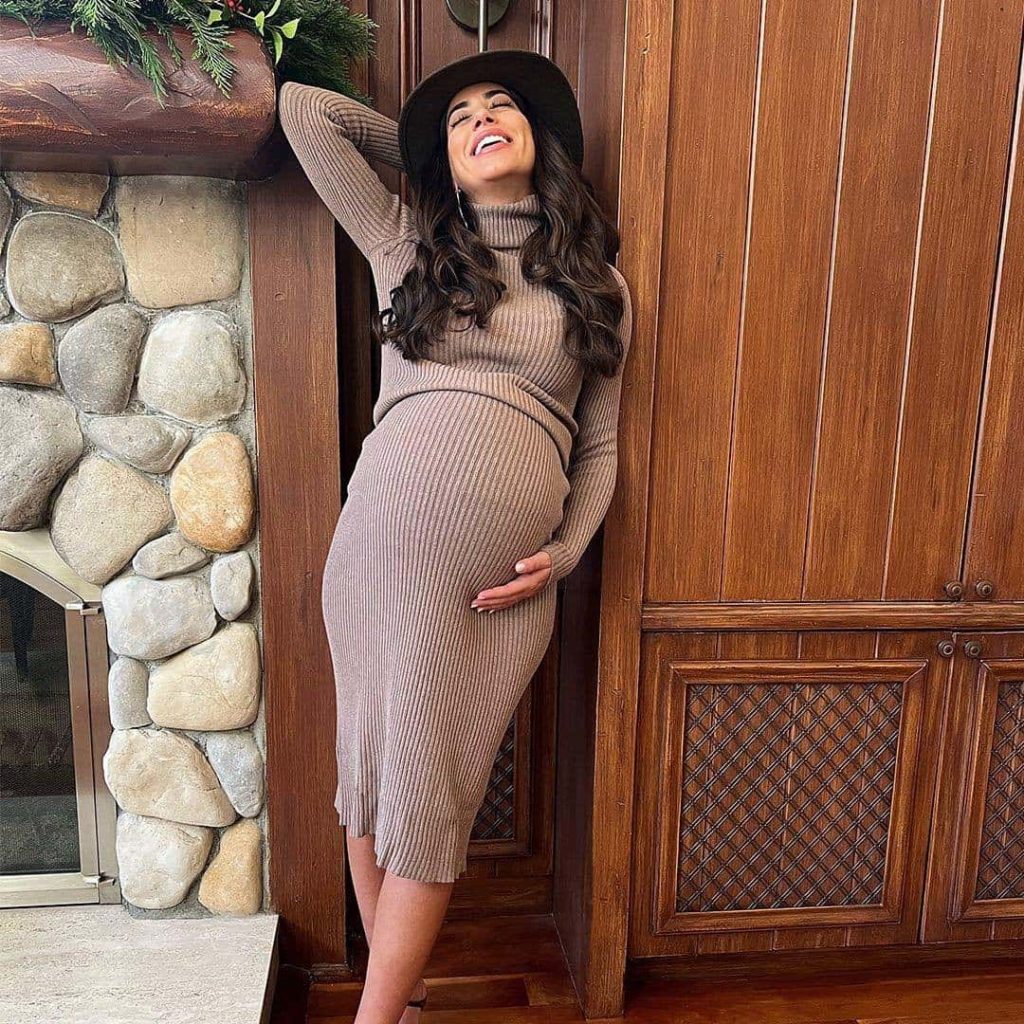 A Pea in the Pod Maternity Clothes